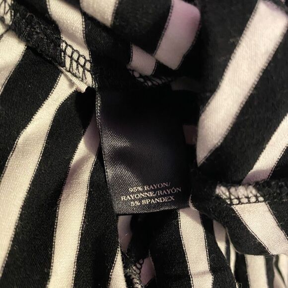 Ann Taylor Women’s XS Black & White Striped Skirt - Picture 3 of 5